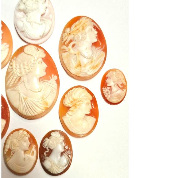 Vintage Conch Shell & Sardonyx Cameo Brooch Lot - Picture 6 of 8